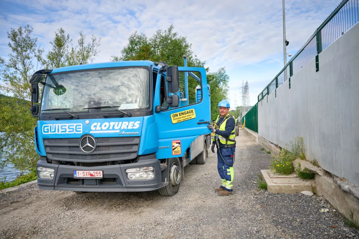 Machine et ouvrier chantier Guisse