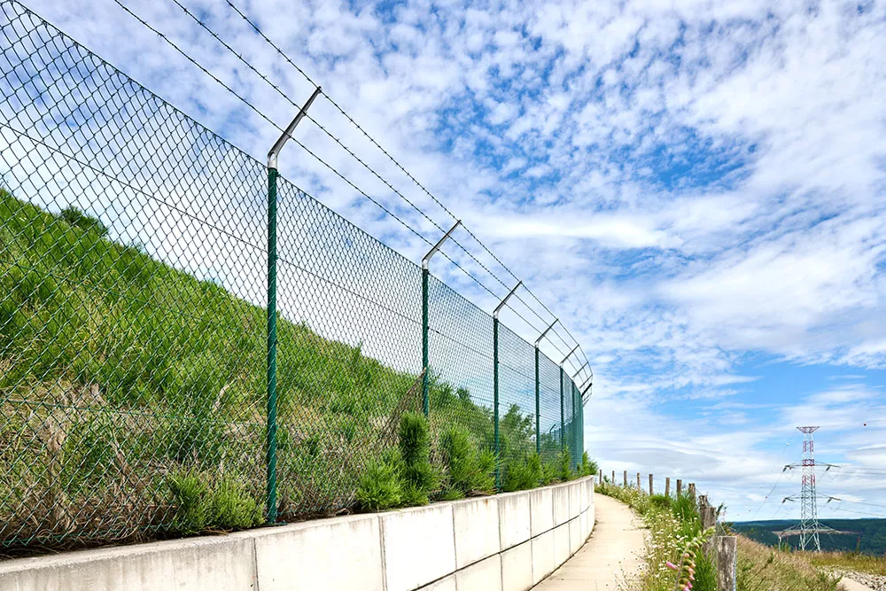 barreaudage_cloture_securite_protection_guisse.jpg