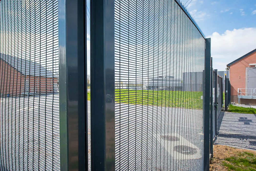 panneau_rigide_cloture_securite_site_industriel_guisse_belgique.jpg