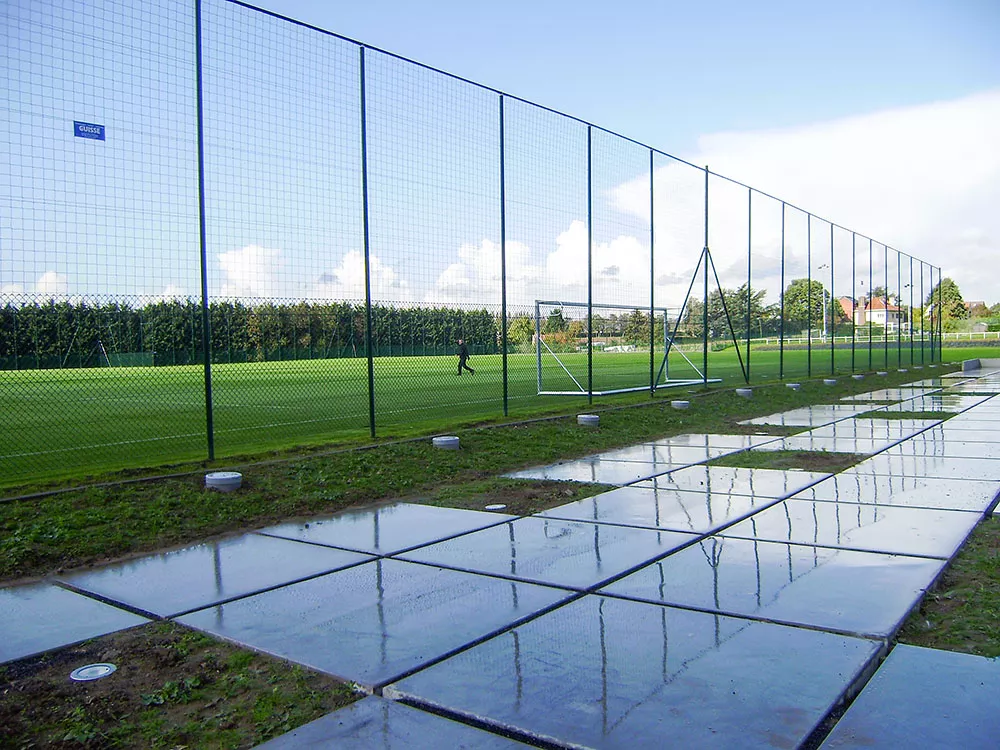 pare_ballon_football_hauteur_securite_protection_guisse.jpg